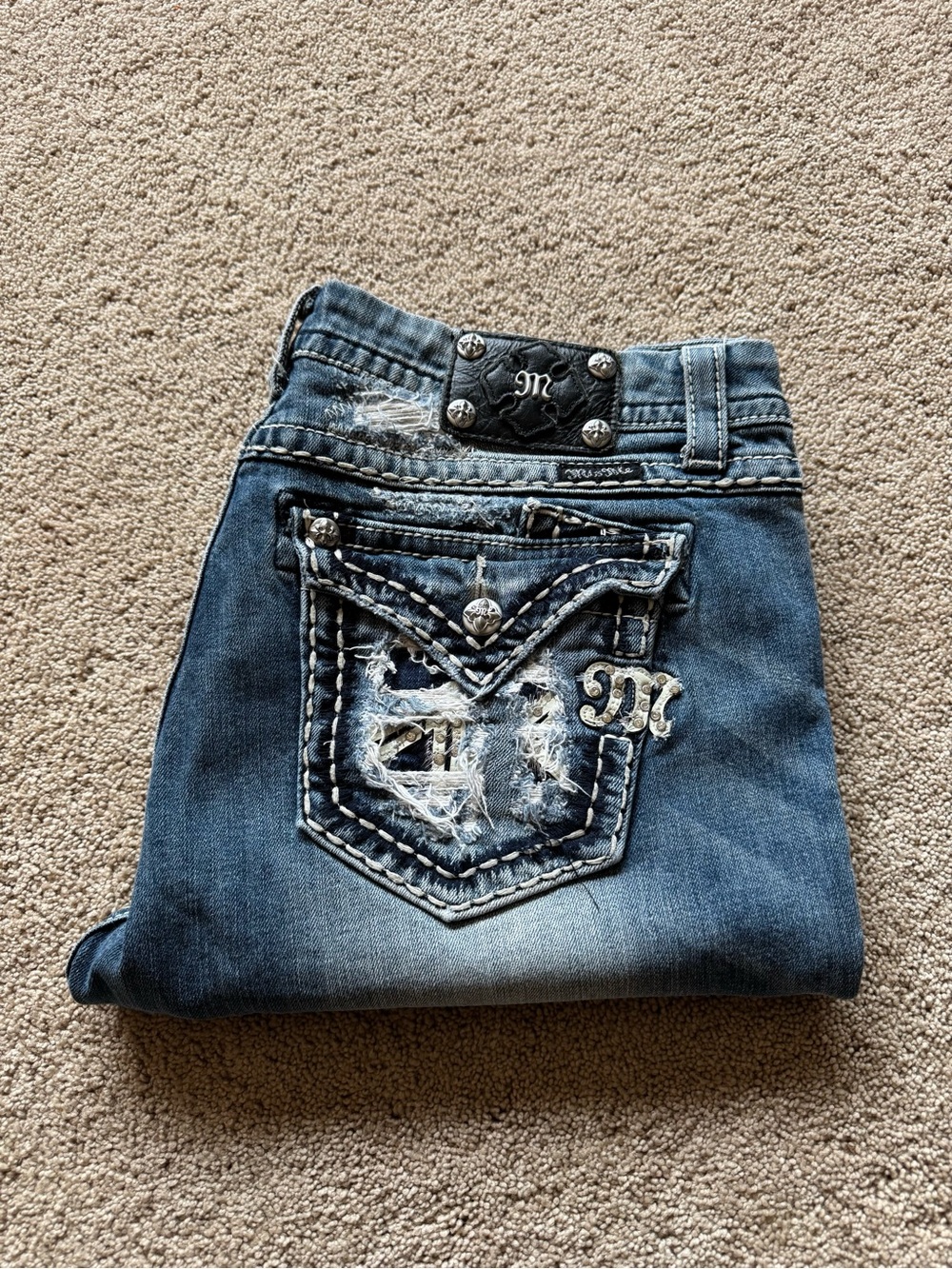 Miss Me Easy Capri Pants Jeans Stretch Denim Womens 34, Great Condition, Gems